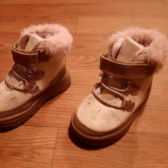 SOLD Carter's 4M Fashion Boots - Picture 6 of 7